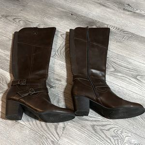 Knee High Dark Brown Heeled Boots